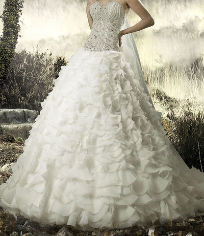 مجموعة أبولو لفساتين الزفاف "سكاي"الأناقة والرقي.