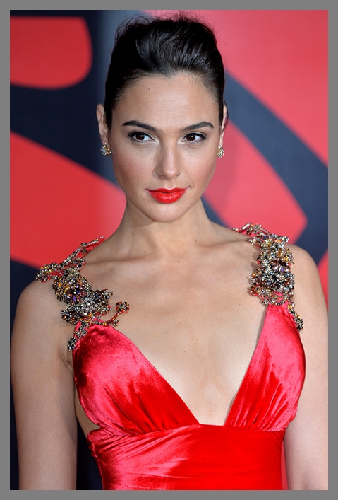 LONDON, ENGLAND - MARCH 22:  Gal Gadot attends the European Premiere of 'Batman V Superman: Dawn Of Justice' at Odeon Leicester Square on March 22, 2016 in London, England.  (Photo by Anthony Harvey/Getty Images)